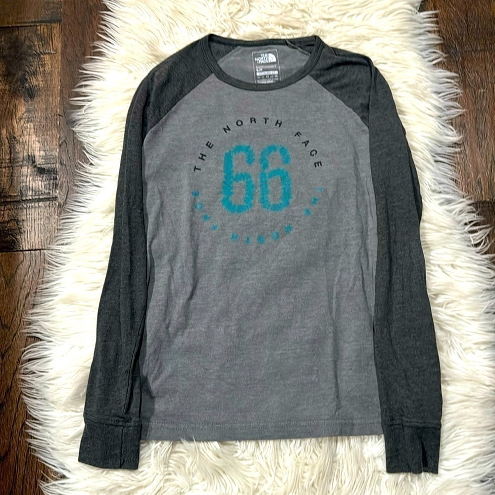 Trendy The North Face Long-Sleeve Tee